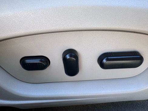 Used 2010 Ford Taurus Limited image 31