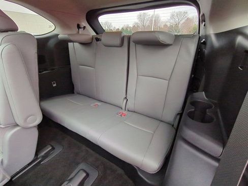 Used 2025 Toyota Highlander Platinum image 17