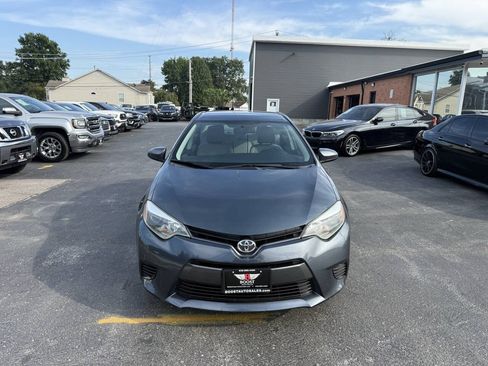 Used 2016 Toyota Corolla LE FWD image 2