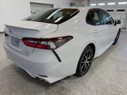Used 2024 Toyota Camry SE image 5