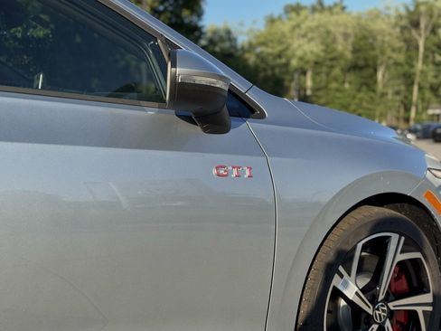 New 2025 Volkswagen GTI SE image 9