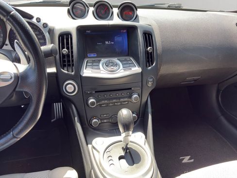 Used 2010 Nissan 370Z Touring w/ Sport Pkg RWD image 13