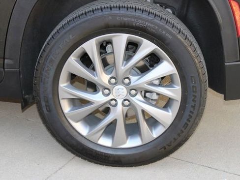 Used 2025 Buick Enclave Preferred image 29