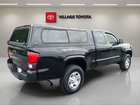 Certified 2022 Toyota Tacoma SR RWD image 5