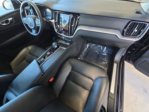 Used 2024 Volvo S60 B5 Core image 30