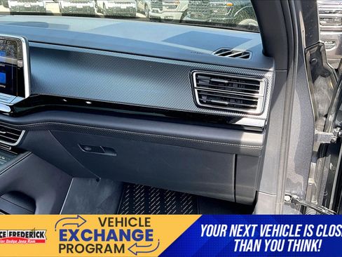 Used 2024 Volkswagen Atlas Cross Sport SEL R-Line image 13