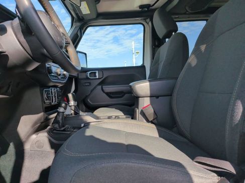 Used 2024 Jeep Wrangler Unlimited Sport AWD/4WD image 13
