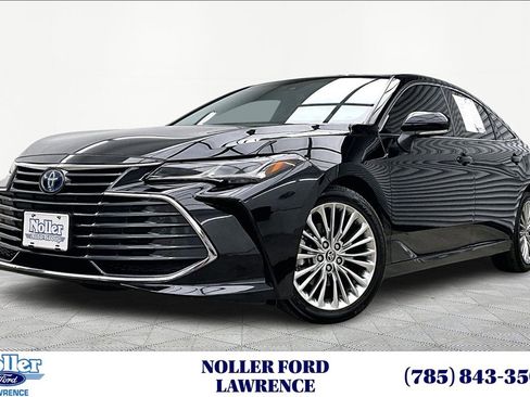Used 2022 Toyota Avalon Limited image 1