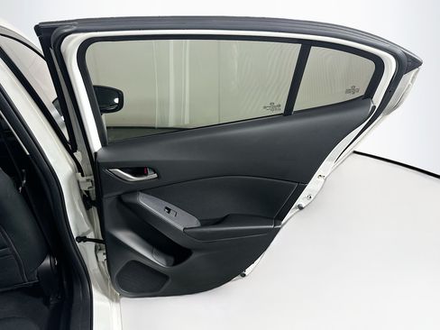Used 2015 MAZDA MAZDA3 i SV FWD image 26