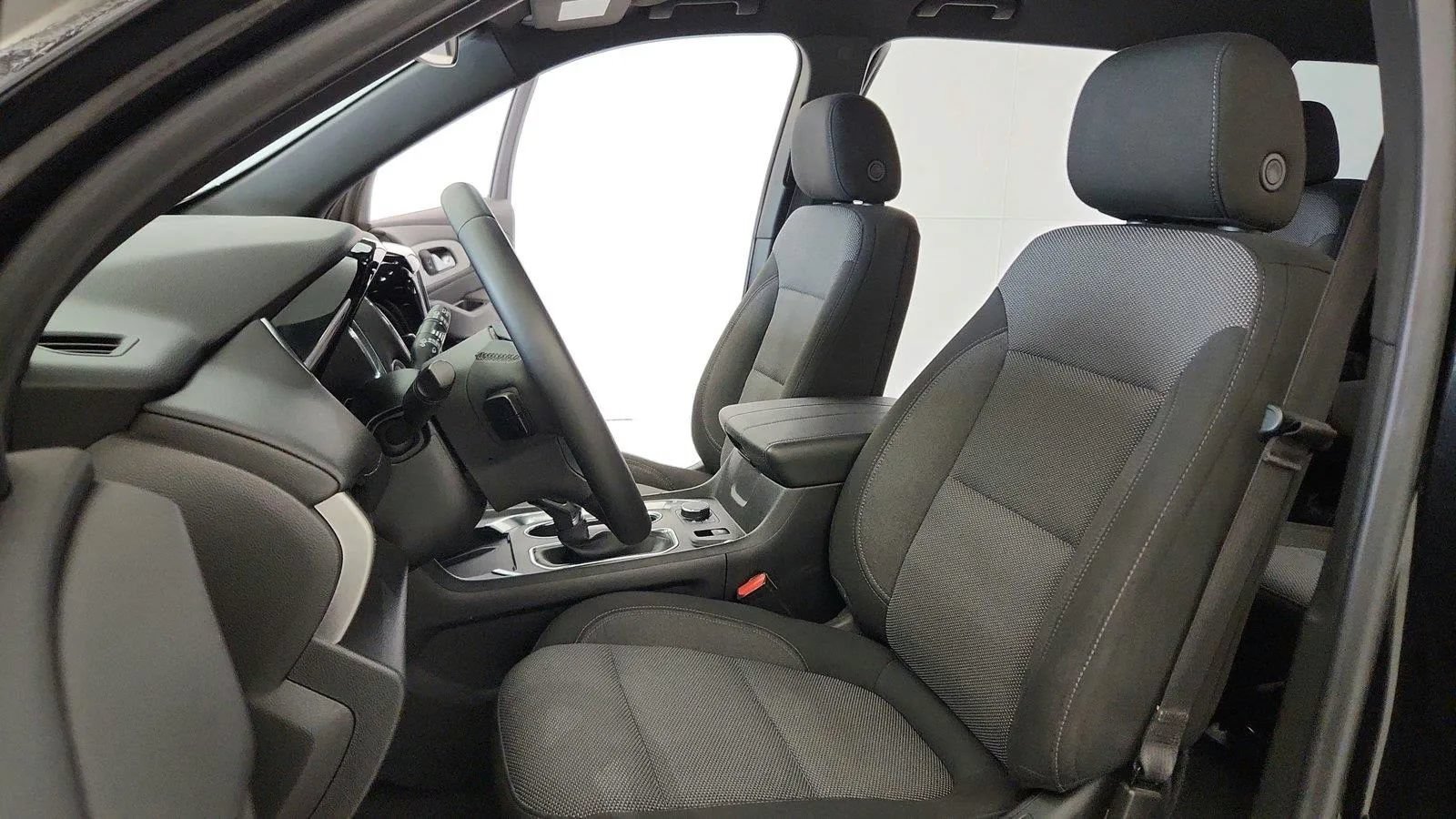 Used 2023 Chevrolet Traverse LT FWD image 27