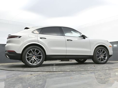 New 2025 Porsche Cayenne Coupe image 37