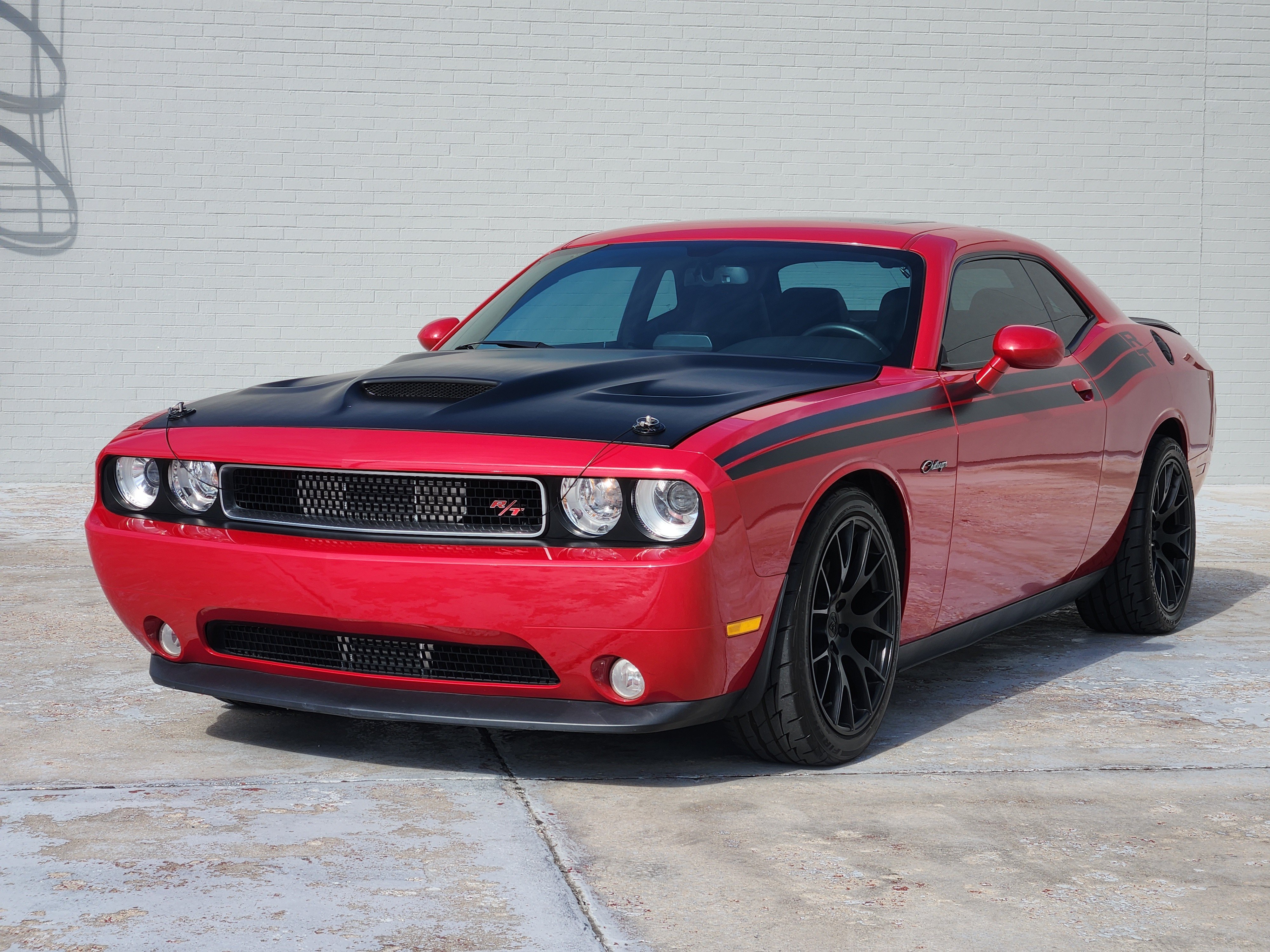 Used 2013 Dodge Challenger R/T RWD image 3