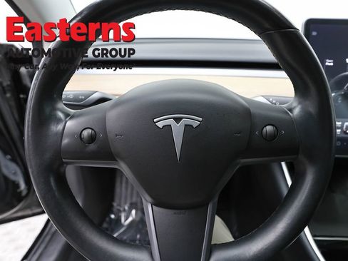 Used 2019 Tesla Model 3 Standard Range Plus image 10