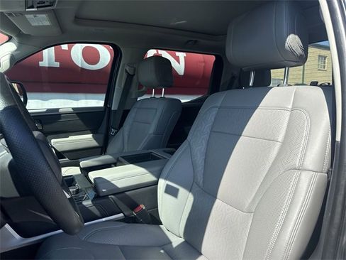 Used 2022 Toyota Tundra Limited image 11