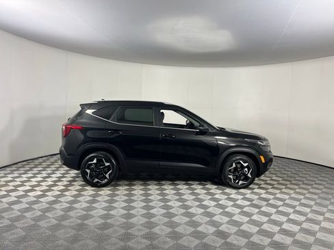 Used 2025 Kia Seltos EX AWD/4WD image 7