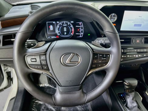 Used 2024 Lexus ES 350 w/ Premium Package FWD image 11