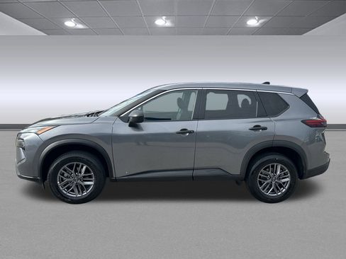 Used 2024 Nissan Rogue S image 6