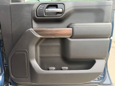 Used 2019 Chevrolet Silverado 1500 RST w/ All-Star Edition image 17