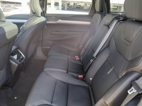 New 2025 Volvo EX90 Ultra image 18