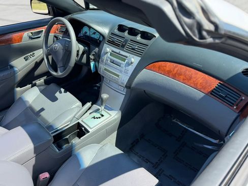 Used 2006 Toyota Solara SE FWD image 25