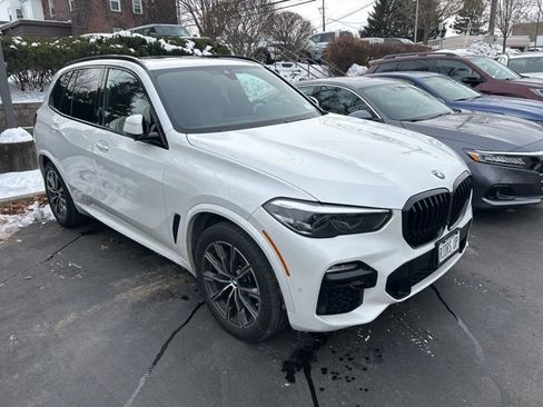 Used 2019 BMW X5 xDrive40i w/ M Sport Package image 4