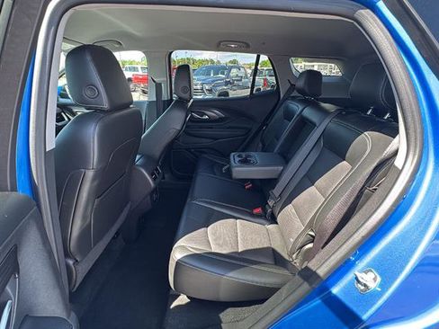 Used 2024 GMC Terrain SLT AWD/4WD image 16