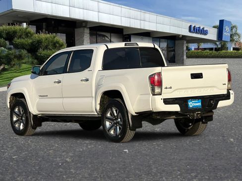 Used 2017 Toyota Tacoma Limited image 6