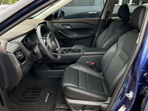 Certified 2023 Nissan Rogue SL w/ SL Premium Package AWD/4WD image 9