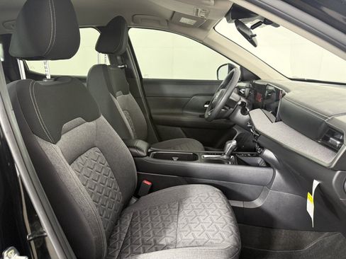 Used 2026 Nissan Kicks SV w/ Cold Weather Package FWD image 10