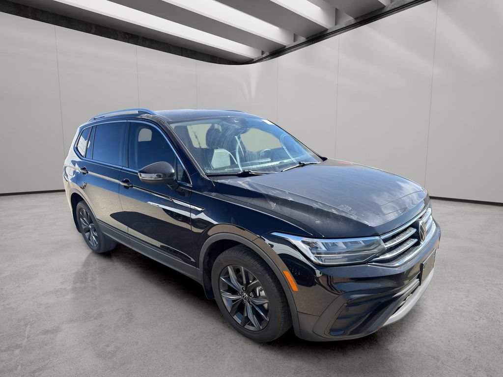 Used 2022 Volkswagen Tiguan SE w/ Panoramic Sunroof Package AWD/4WD image 10