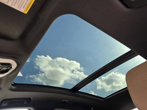 Used 2025 Porsche Macan S image 21