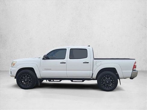 Used 2014 Toyota Tacoma PreRunner w/ SR5 Package image 9