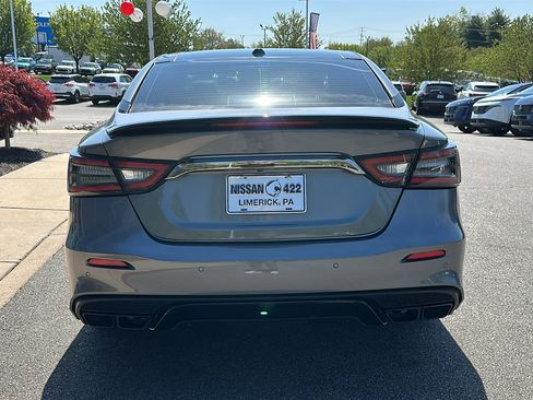 Used 2019 Nissan Maxima SR w/ Premium Package FWD image 6