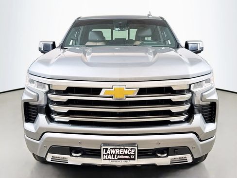 Used 2023 Chevrolet Silverado 1500 High Country w/ High Country Premium Package AWD/4WD image 2