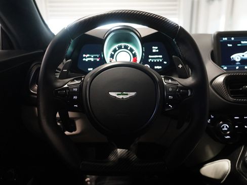 Used 2022 Aston Martin V8 Vantage Coupe RWD image 14