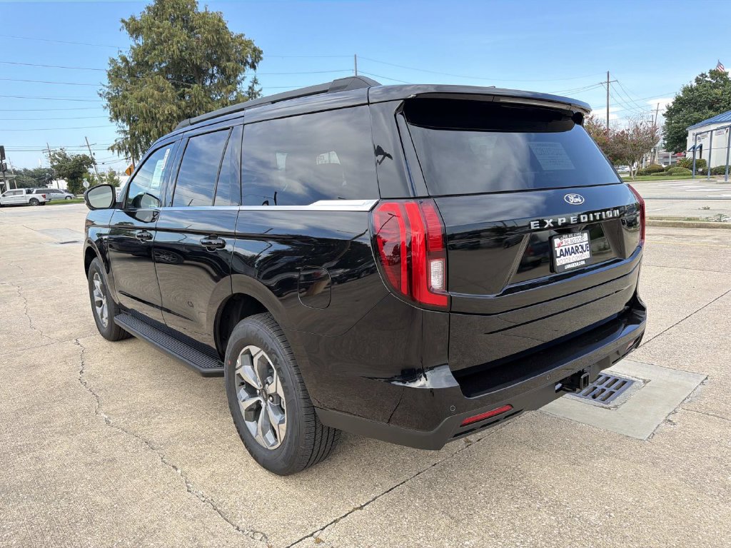 New 2027 Ford Expedition Active RWD image 4