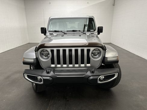 Used 2021 Jeep Wrangler Unlimited Sahara AWD/4WD image 3