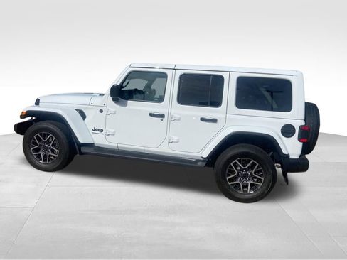 Used 2026 Jeep Wrangler Sahara image 23