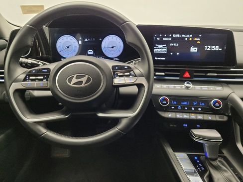 Used 2025 Hyundai Elantra SEL FWD image 22