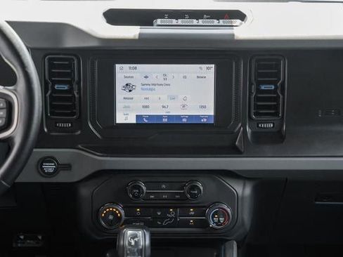 Used 2023 Ford Bronco Black Diamond image 23