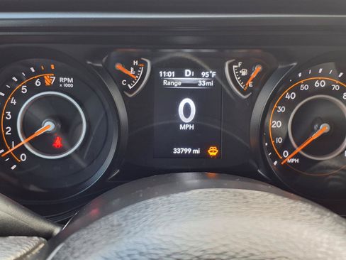 Used 2025 Jeep Gladiator Sport AWD/4WD image 17