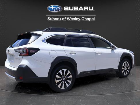 Used 2023 Subaru Outback Limited AWD/4WD image 7