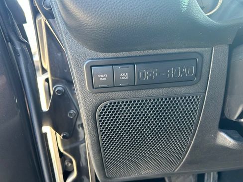 Used 2018 Jeep Wrangler Unlimited Rubicon w/ Cold Weather Group AWD/4WD image 14