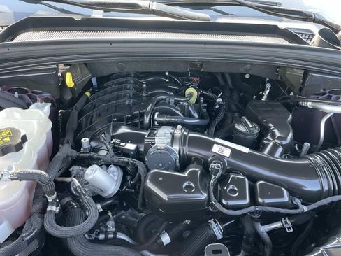 Used 2024 Jeep Grand Cherokee Limited image 38