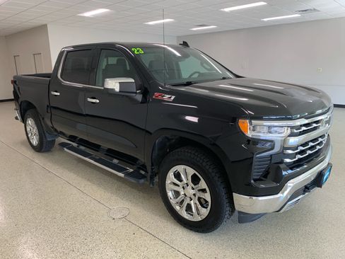 Used 2023 Chevrolet Silverado 1500 LTZ w/ Technology Package AWD/4WD image 6