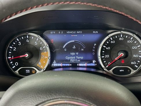 Certified 2020 Jeep Renegade Trailhawk AWD/4WD image 17