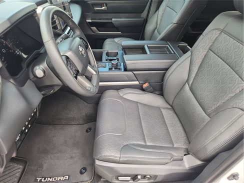 Used 2023 Toyota Tundra Limited AWD/4WD image 19