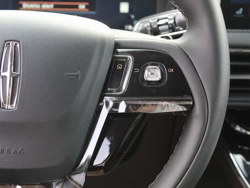 New 2023 Lincoln Corsair AWD w/ Equipment Group 101A image 16