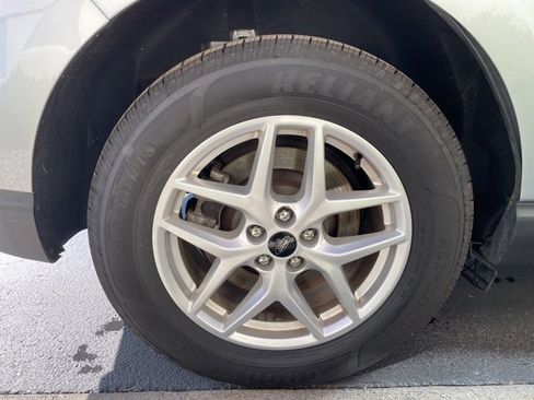 Used 2024 Ford Edge SEL image 11