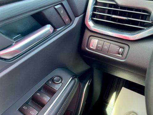 New 2026 GMC Acadia Elevation image 18